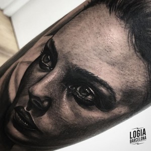 tatuaje_hombro_monica_belluci_Logia_Barcelona_Jas